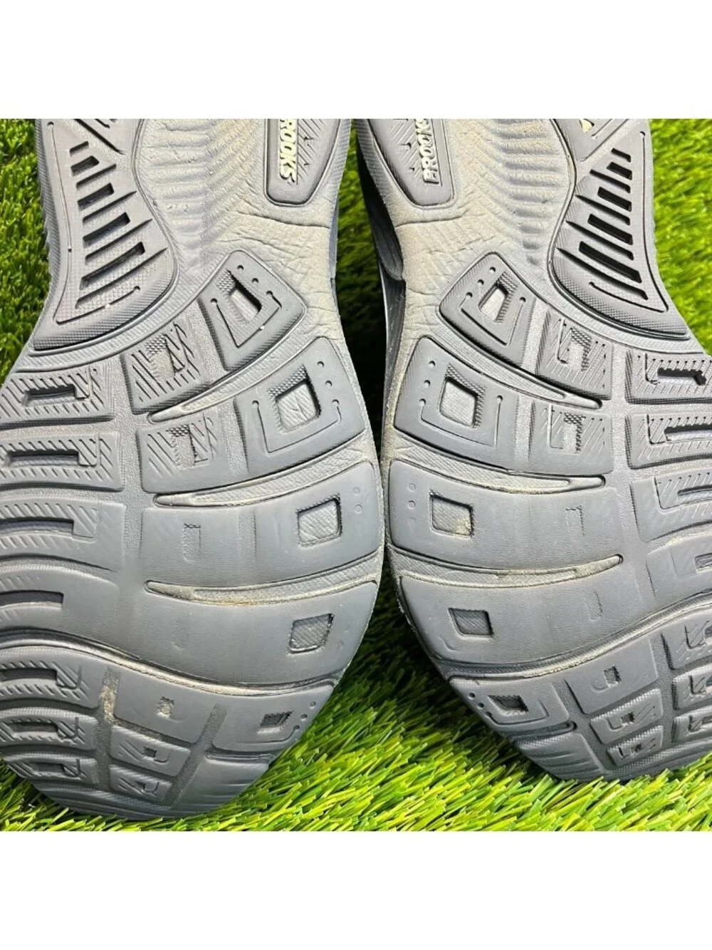 Brooks Ghost 17 Womens Size 10 Gray Black Purple Athletic Running Shoes Sneakers